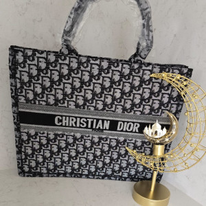 Dior big size اسود ع رمادي