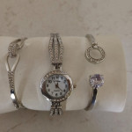 طقم ساعه نسائية مع اساور
