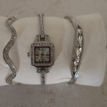 طقم ساعه نسائية مع اساور